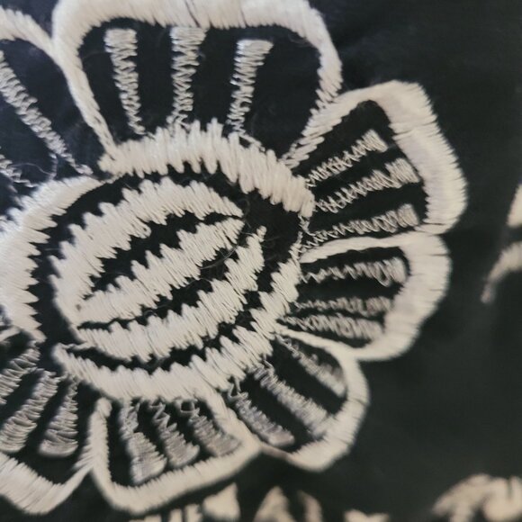 Plus size 1x.  Will sell fast!! - Picture 2 of 6